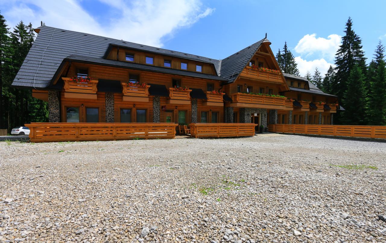 Horsky Hotel Kristina Hrustin Eksteriør bilde