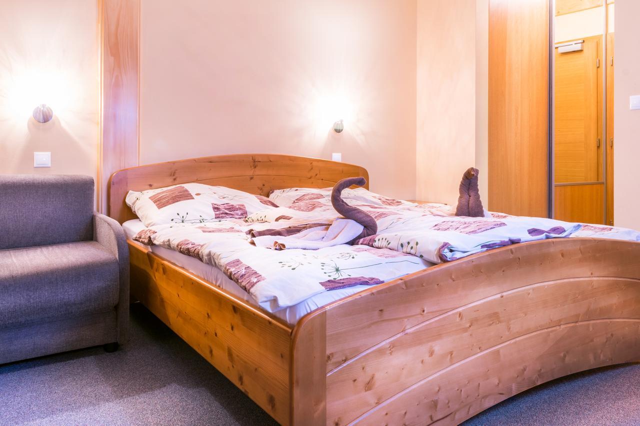 Horsky Hotel Kristina Hrustin Eksteriør bilde